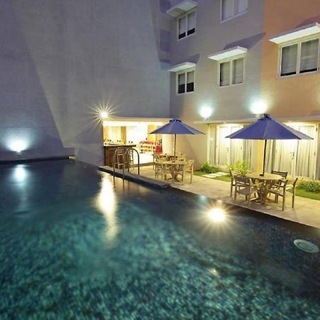 Santosa City Hotel Denpasar Exterior foto