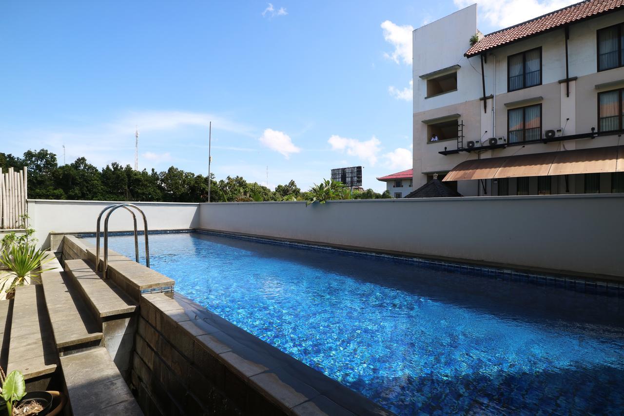 Santosa City Hotel Denpasar Exterior foto