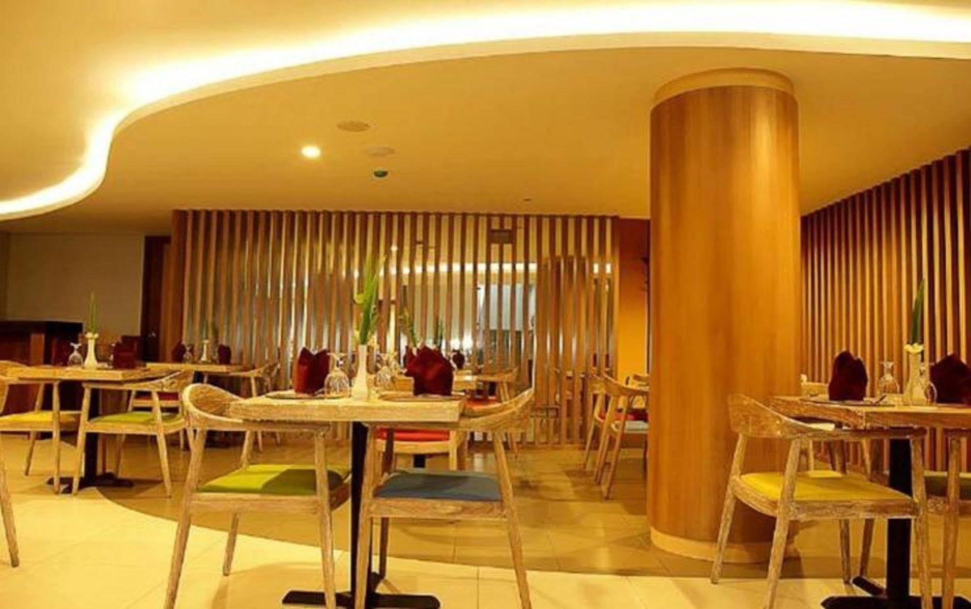 Santosa City Hotel Denpasar Exterior foto